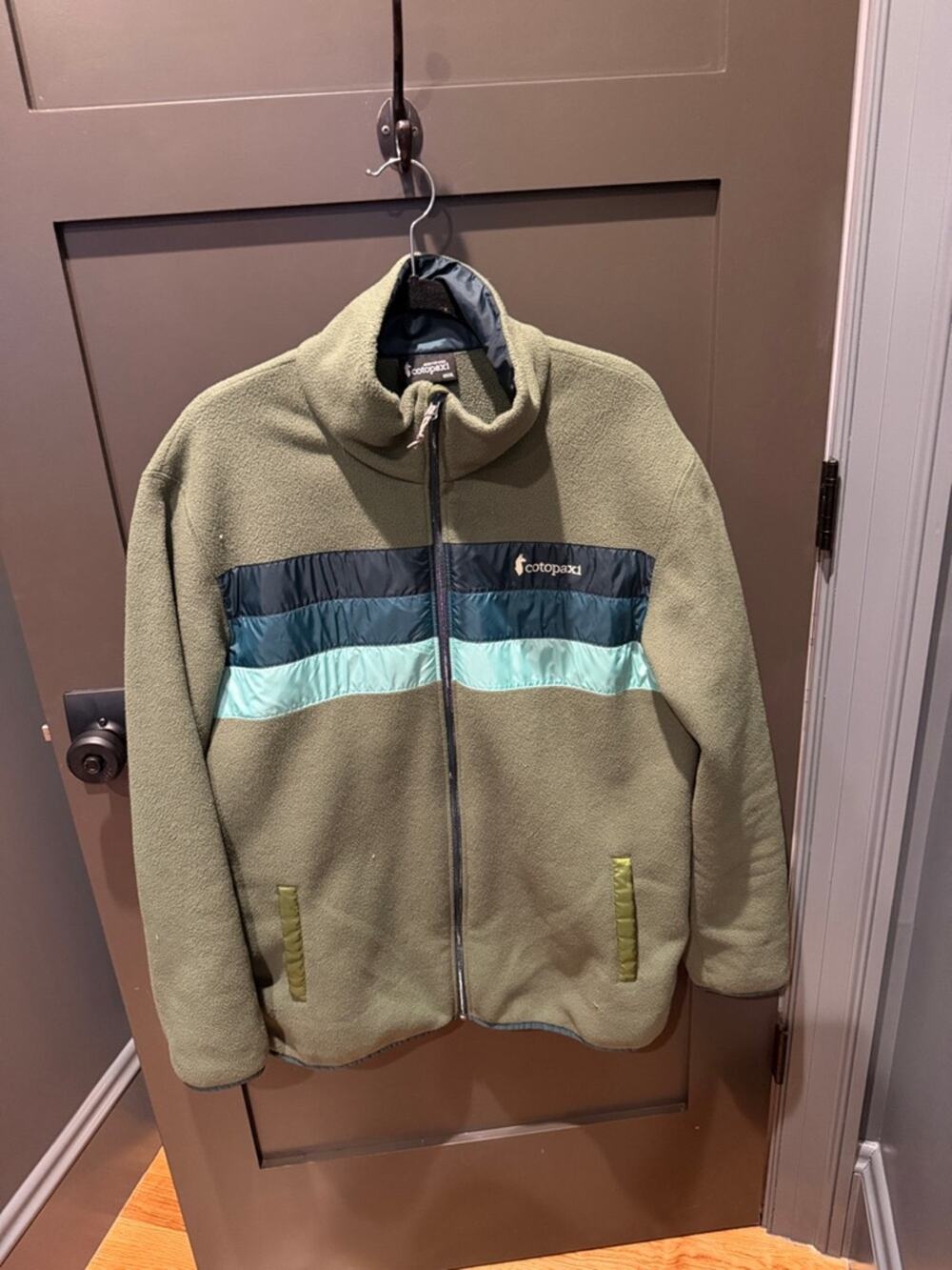 Cotopaxi Men’s Olive Green Fleece Jacket with Navy and Aqua Stripes XXL
